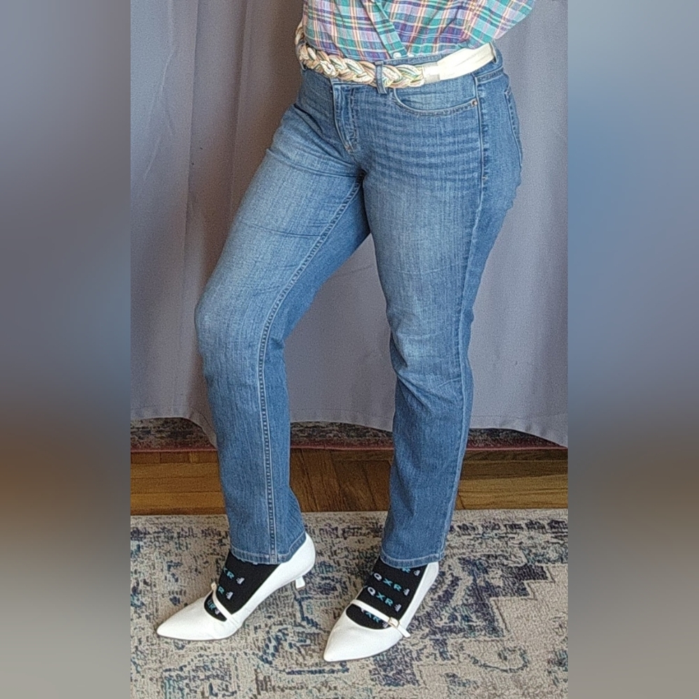 Duluth Trading Co Women's Straight Leg Blue Jeans